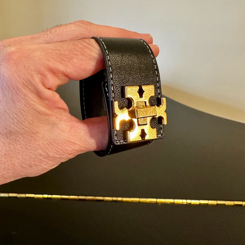 Tory Burch Authentic Luxe NWT Timeless Black Kira Turn-Lock Leather Bracelet - Picture 16 of 17